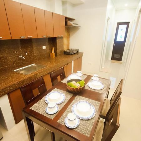 Nf Suites Davao Stadt Exterior foto