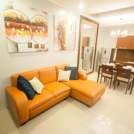 Nf Suites Davao Stadt Exterior foto