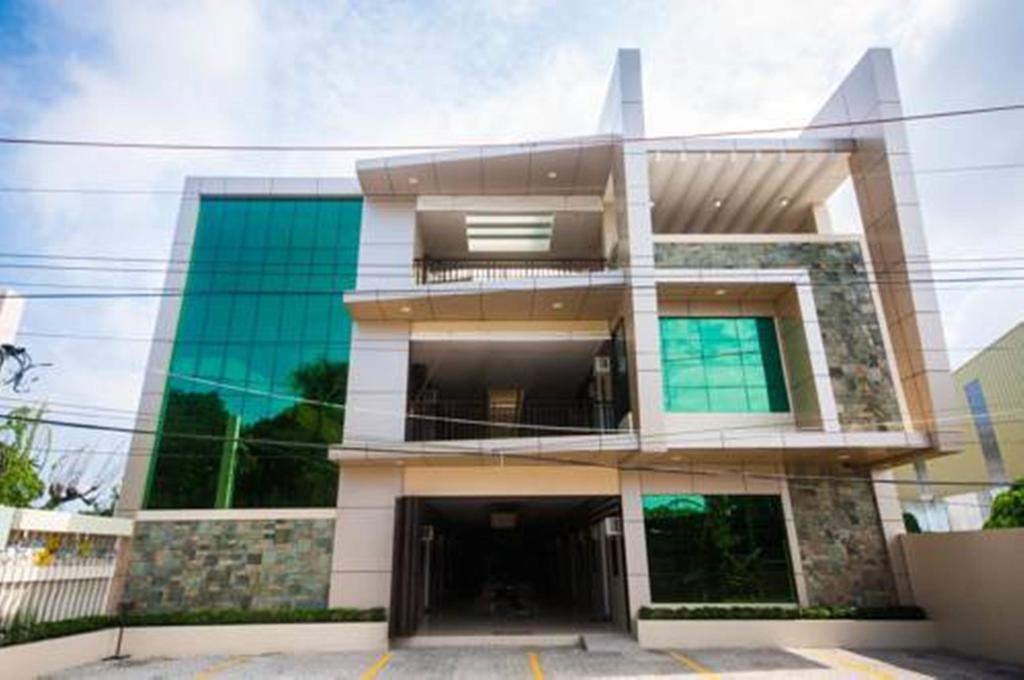 Nf Suites Davao Stadt Exterior foto