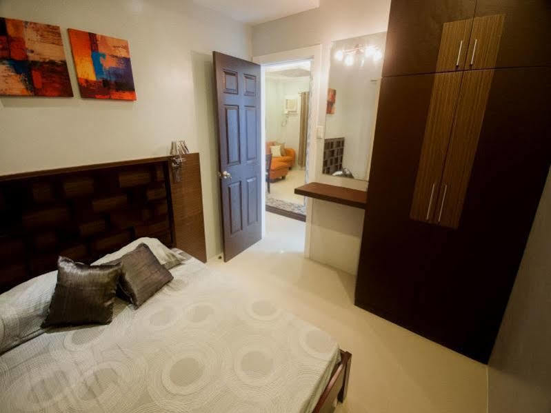 Nf Suites Davao Stadt Exterior foto