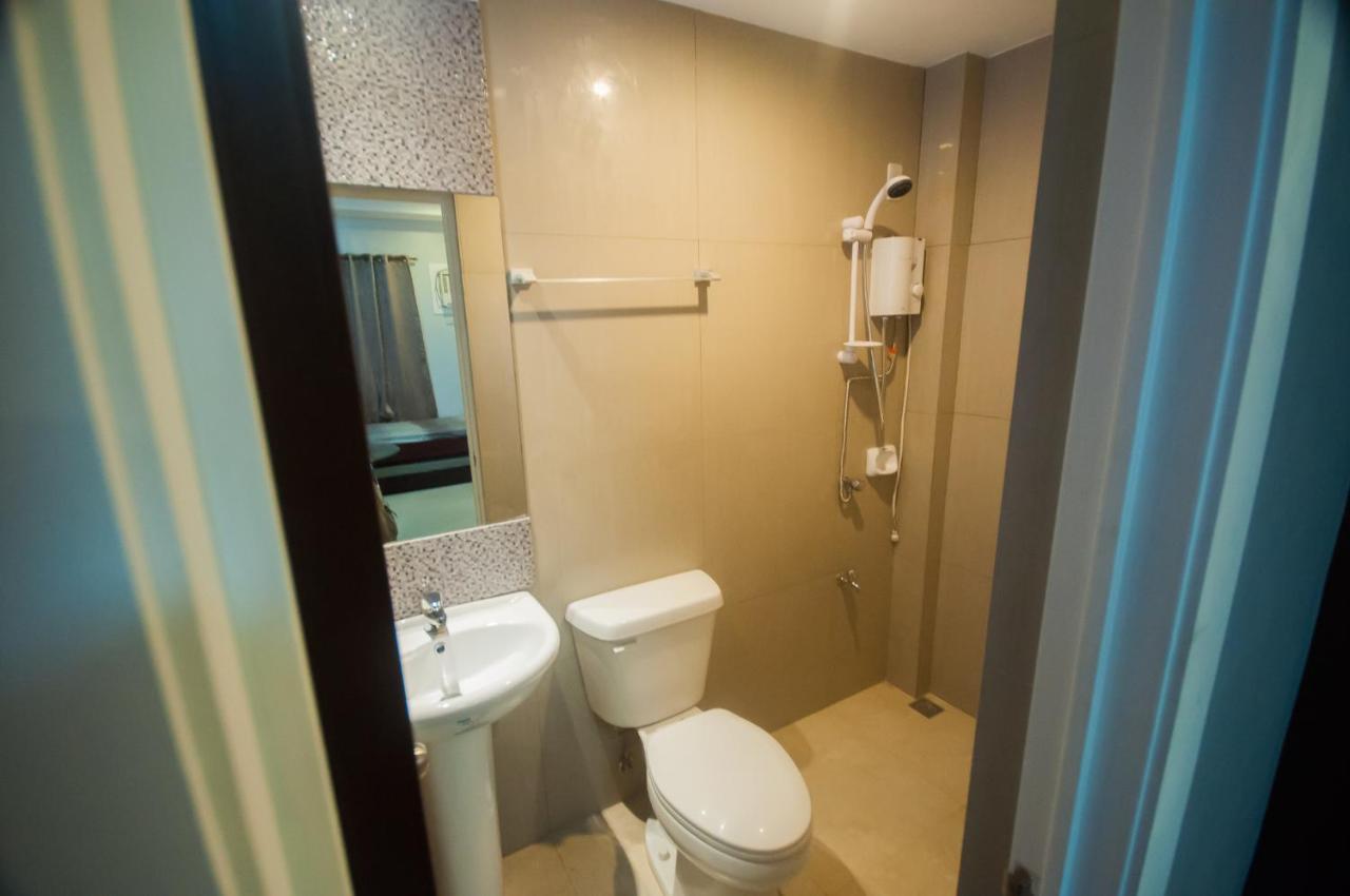 Nf Suites Davao Stadt Exterior foto