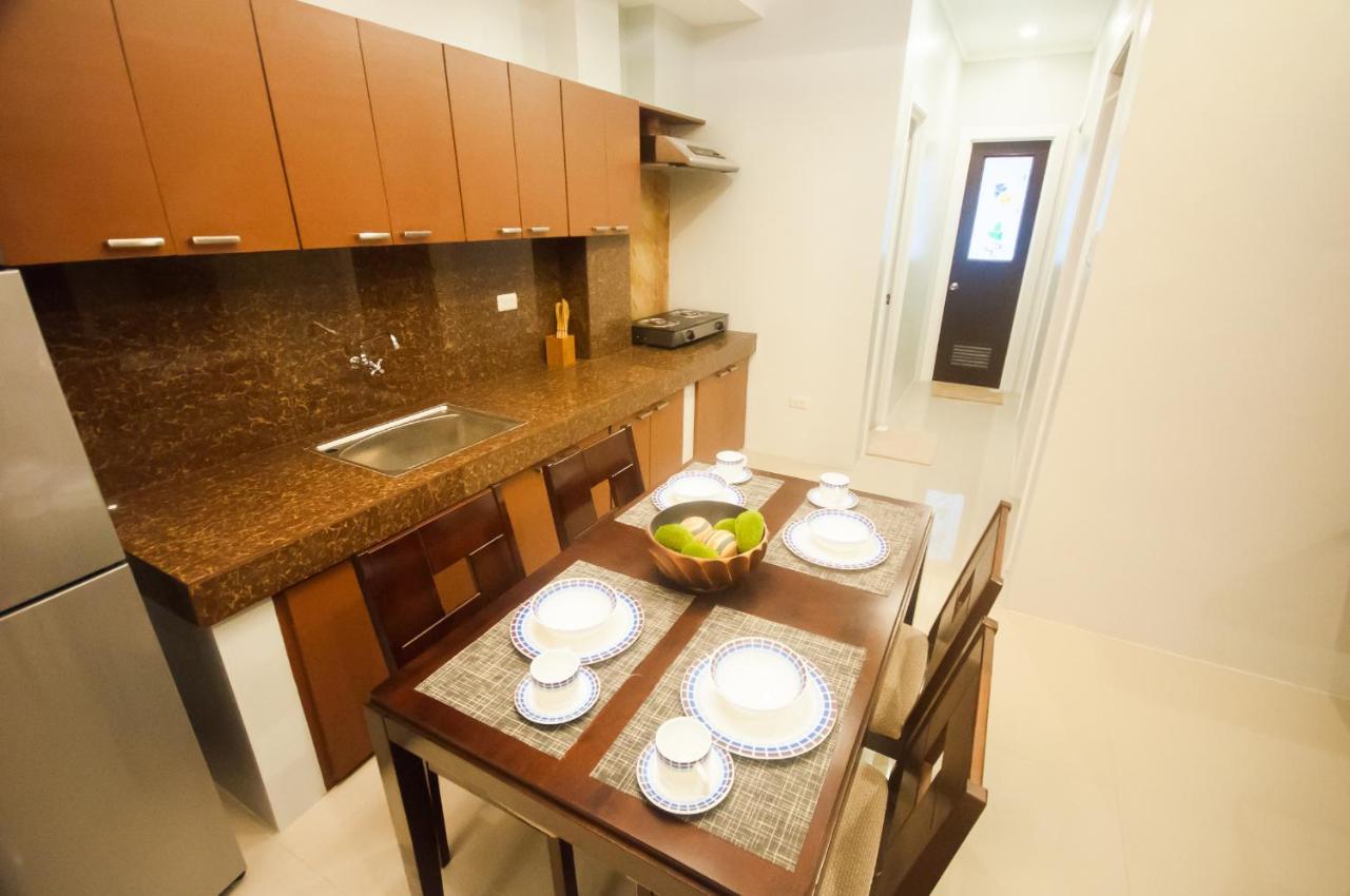 Nf Suites Davao Stadt Exterior foto